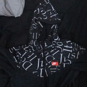 Black Nike  large boys windbreaker